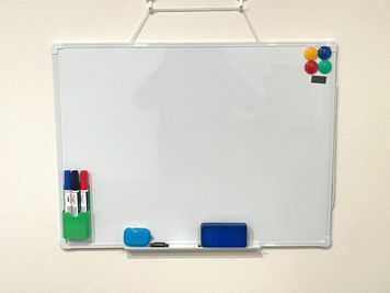 ホワイトボード - スタジオディライツ　青葉台 青葉台駅3分　24時間いつでも利用できる会議室の設備の写真