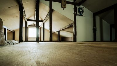 屋根裏：窓付きで奥行きもあり、ここでしか撮れないシーン多数 - BR STUDIO NISHIKOYAMA~kominka~ BR STUDIO SENZOKU〜kominka〜の室内の写真