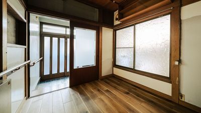 1階洋室(3.7畳)：玄関前の洋室 - BR STUDIO NISHIKOYAMA~kominka~ BR STUDIO SENZOKU〜kominka〜の室内の写真