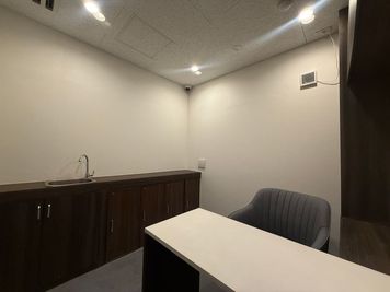 落ち着いたシックなネイルイサロンです。 - VIVA　KAWASAKI レンタルサロンの室内の写真