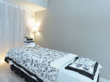 レンタルエステサロン(女性専用) ハイパーナイフ、毛穴吸引、EMS完備のプライベートエステサロンの室内の写真