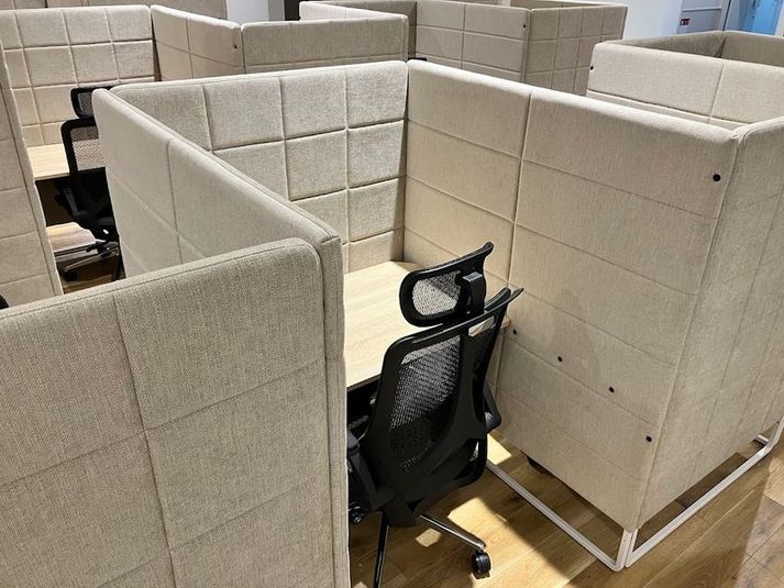 1人用席（通話・会話NG） - コインスペースコピス吉祥寺店