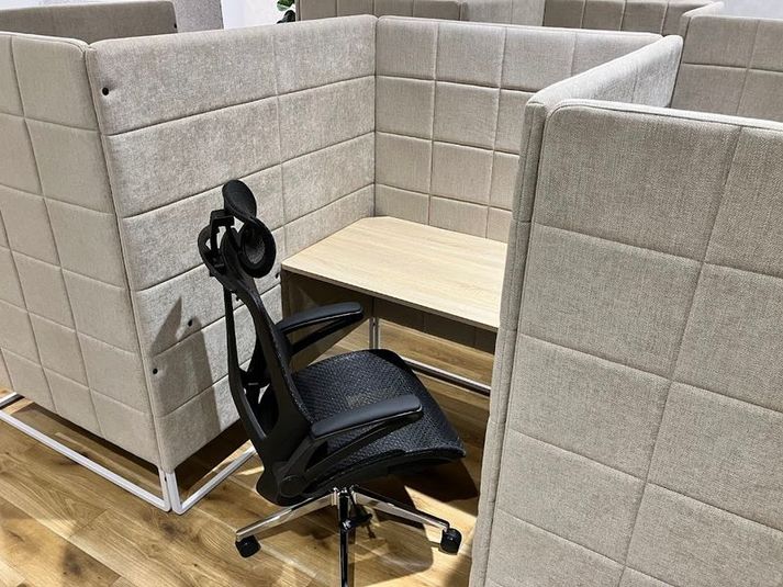 1人用席（通話・会話NG） - コインスペースコピス吉祥寺店