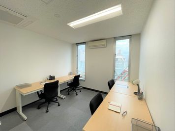 Regus オフィススペース（個室）｜落ち着いた環境で使える独立型ワークスペース - リージャス会議室 ホークシティ那覇