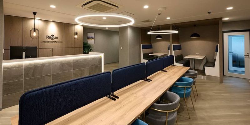 コワーキングデスク - リージャス会議室 新大阪南