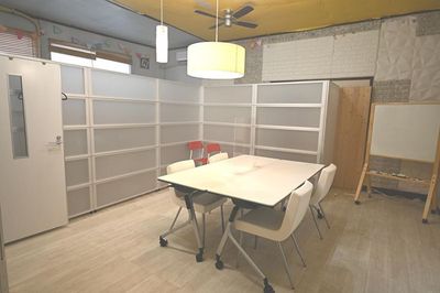 B室がセットです - レンタルスペース夕顔瀬 【新設】2階A・B・C・HI室。駐車場最大５台無料【冬時間中】の室内の写真