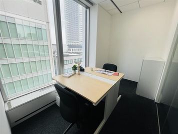 リージャス会議室 札幌北ビル オフィススペース（個室）の室内の写真