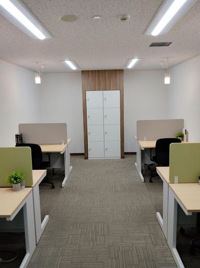 リージャス会議室 札幌大通 コワーキングデスクの室内の写真