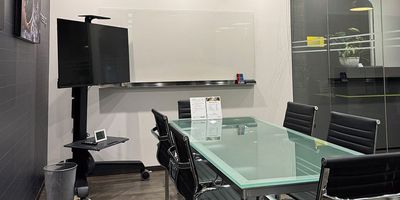 Regus 会議室｜高速Wi-Fi完備の落ち着いたビジネス空間 - リージャス会議室 仙台マークワン