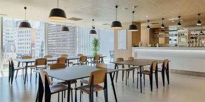 リージャス会議室 SPACES　Solalaplaza　仙台 コワーキングデスクの室内の写真