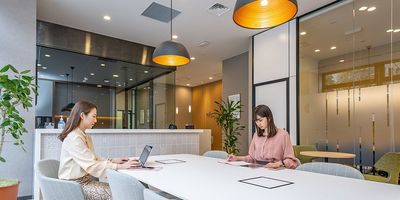 リージャス会議室 大分駅北口 コワーキングデスクの室内の写真