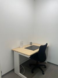 Regus オフィススペース（個室）｜落ち着いた環境で使える独立型ワークスペース - リージャス会議室 浜松駅南口