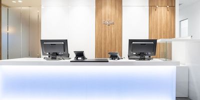 リージャス会議室 浜松駅南口 コワーキングデスクの室内の写真