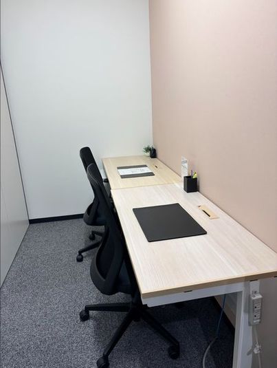 リージャス会議室 山形駅前 オフィススペース（個室）の室内の写真
