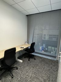 Regus オフィススペース（個室）｜落ち着いた環境で使える独立型ワークスペース - リージャス会議室 秋葉原万世橋