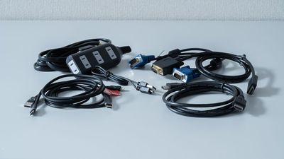 各種充電ケーブル、モニター接続ケーブルをご用意しております - 【開店割引中】 天満橋駅 貸会議室・ワークスペース HISUI  3/15迄 開店割引中 貸会議室・ワークスペース 「HISUI」の室内の写真