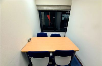 Regus 会議室|高速Wi-Fi完備の落ち着いたビジネス空間 - リージャス会議室 芝大門