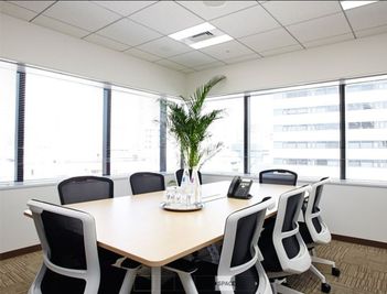 Regus 会議室|高速Wi-Fi完備の落ち着いたビジネス空間 - リージャス会議室 芝大門