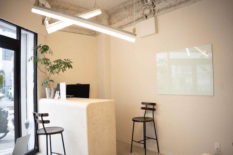 入り口カウンター - BUNCA. HUB STUDIO 撮影スタジオ | ポップアップスペース | レンタルスペース の入口の写真