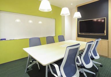 Regus 会議室｜高速Wi-Fi完備の落ち着いたビジネス空間 - リージャス会議室 クラックス仙台