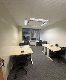 Regus オフィススペース（個室）｜落ち着いた環境で使える独立型ワークスペース - リージャス会議室 大手町ファーストスクエア