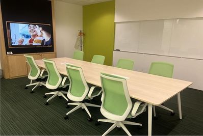Regus 会議室｜高速Wi-Fi完備の落ち着いたビジネス空間 - リージャス会議室 横浜ブルーアベニュー