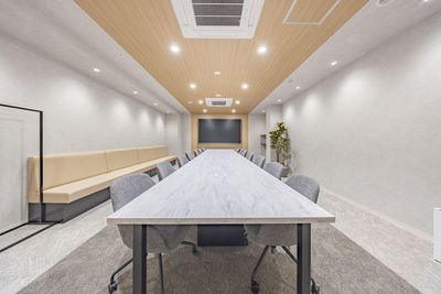 北浜駅徒歩4分、大型モニター・Wi-Fi完備の14名用会議室! - BIZcomfort 北浜