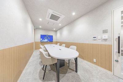 北浜駅徒歩4分、大型モニター・Wi-Fi完備の6名用会議室！ - BIZcomfort 北浜