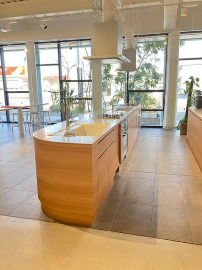 鈴与ホームパル 甲府ショールーム キッチンスペース - 鈴与ホームパル 甲府ショールーム