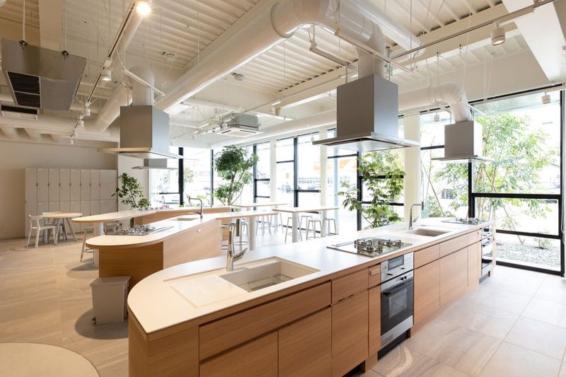 鈴与ホームパル 甲府ショールーム キッチンスペース - 鈴与ホームパル 甲府ショールーム