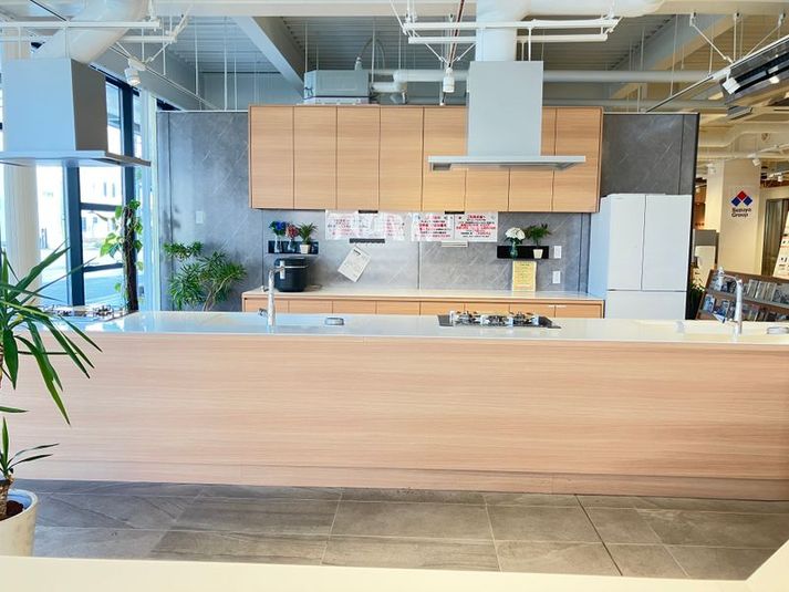 鈴与ホームパル 甲府ショールーム キッチンスペース - 鈴与ホームパル 甲府ショールーム