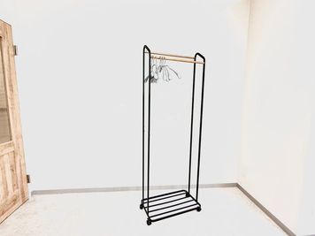 ハンガーラック - いいオフィス神戸byKT-joy 教室・カルチャースクール向けレンタルスペースの設備の写真