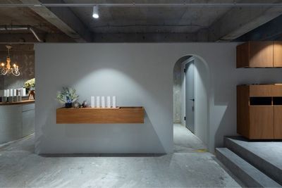 天井吹き抜けの半個室 - NALU レンタルサロンの室内の写真