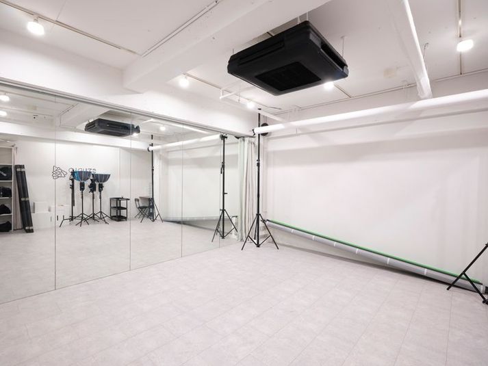 レンタル撮影スタジオ・壁面鏡張りダンススタジオ - Studio DOWHA 表参道店