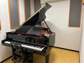 ヤマハミュージック直営教室!グランドピアノの練習ができるお部屋です♪ - 仙台センター