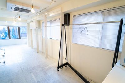 Z型ハンガーラック　1440mm - DSP Showroomの室内の写真