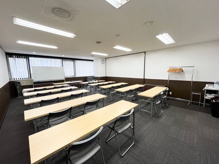 カンファレンスルーム5F - カタオカビル貸し会議室