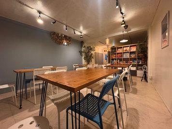 【麹町3分】最大24名着席🎉人気ボドゲ40種類以上♪大人気ボドゲカフェ貸切利用🚃懇親会/イベント利用にも🎤 - ボドゲ東京PRIVATE 四谷麹町店の室内の写真