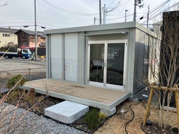 お部屋の外観はこちらです！※始めに別棟の受付までお越しください
 - U-SPACE　栗東店 Meetingの外観の写真