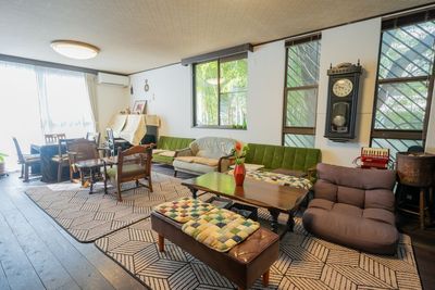 一軒家マルチスペース☆駅から徒歩7分。多彩な部屋。駐車無料。BBQ可。桜の大木4本。緑に囲まれたプライベート空間。 - 枳殻館(きこくかん)