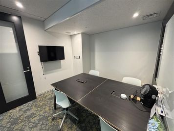 ４名会議室 - STAYUP横浜 4名用会議室の室内の写真