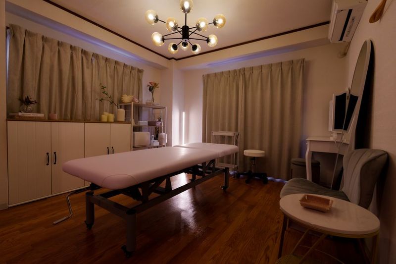 完全個室のレンタルサロン - レンタルサロンPalette心斎橋店