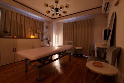 部屋全体 - レンタルサロンPalette心斎橋店 完全個室のレンタルサロンの室内の写真