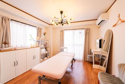 【✨OPEN 価格￥900～✨】心斎橋駅8分！長堀橋駅1分！上質でやさしい大人の完全個室サロン🪞 - レンタルサロンPalette心斎橋店