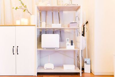 備品ラック・掃除用具 - レンタルサロンPalette心斎橋店 完全個室のレンタルサロンの設備の写真