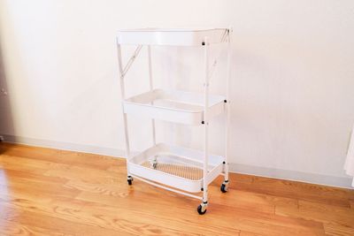 キャスター付きワゴン - レンタルサロンPalette心斎橋店 完全個室のレンタルサロンの設備の写真