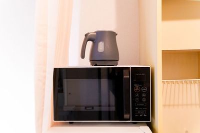 電気ケトル・電子レンジ - レンタルサロンPalette心斎橋店 完全個室のレンタルサロンの設備の写真