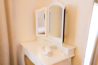 ドレッサー・ドライヤー - レンタルサロンPalette心斎橋店 完全個室のレンタルサロンの室内の写真