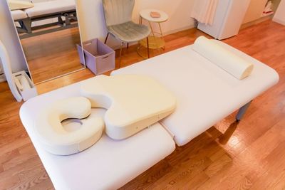 まくら類（頭・胸・膝） - レンタルサロンPalette心斎橋店 完全個室のレンタルサロンの設備の写真