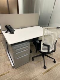 Regus コワーキングデスク｜信頼ある環境で使える開放的なワークスペース - リージャス会議室 麻布グリーンテラス